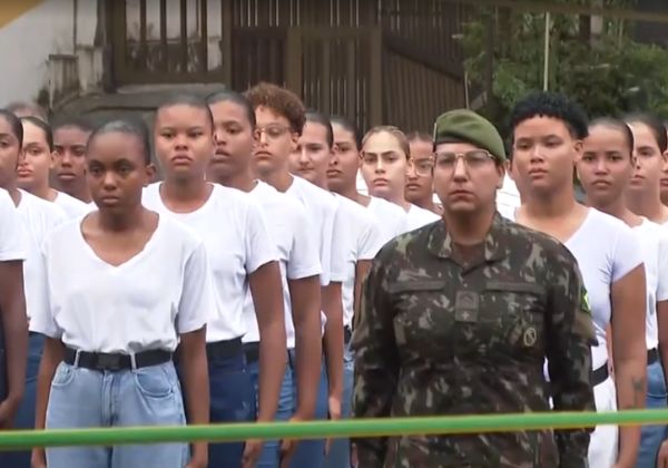 Exército forma em Salvador primeira turma de mulheres combatentes