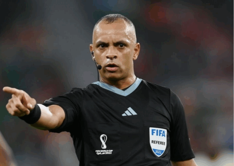 Árbitro brasileiro vira alvo de memes após falar inglês na Copa do…