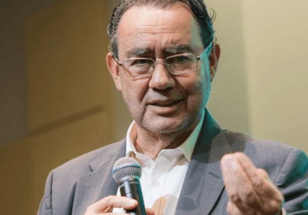 Escritor Augusto Cury anuncia pré-candidatura a presidência do Brasil