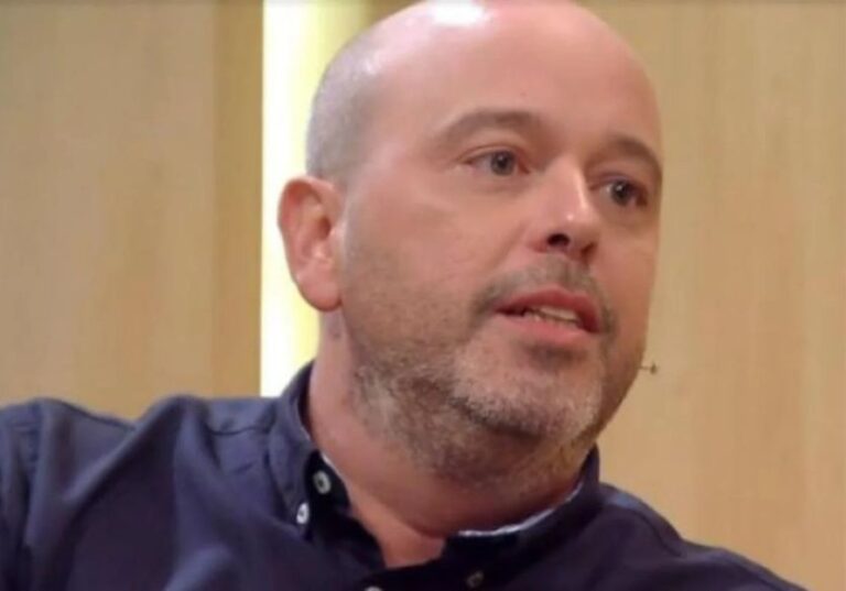 Alex Escobar anuncia pausa na carreira para cirurgia nas cordas vocais