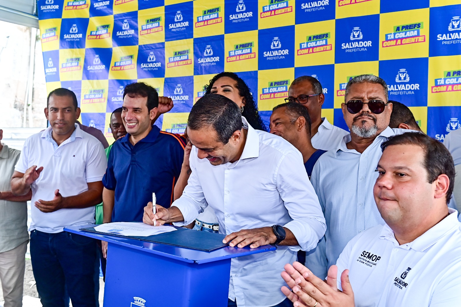 Prefeitura assina ordem de serviço para construção de camelódromo na Engomadeira