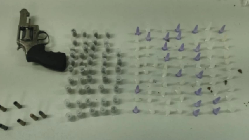 Operação policial resulta na apreensão de armas e drogas em São Rafael