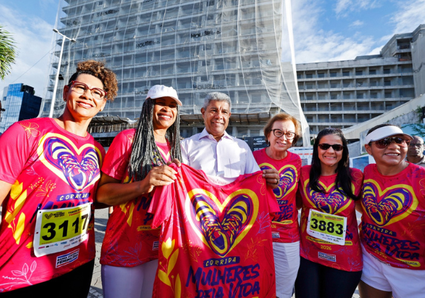 Corrida ‘Mulheres pela Vida’ reúne cerca de 5 mil pessoas em Salvador