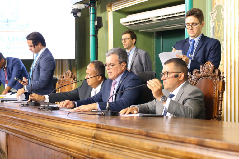Debates sobre violência contra a mulher, servidores e meio ambiente…