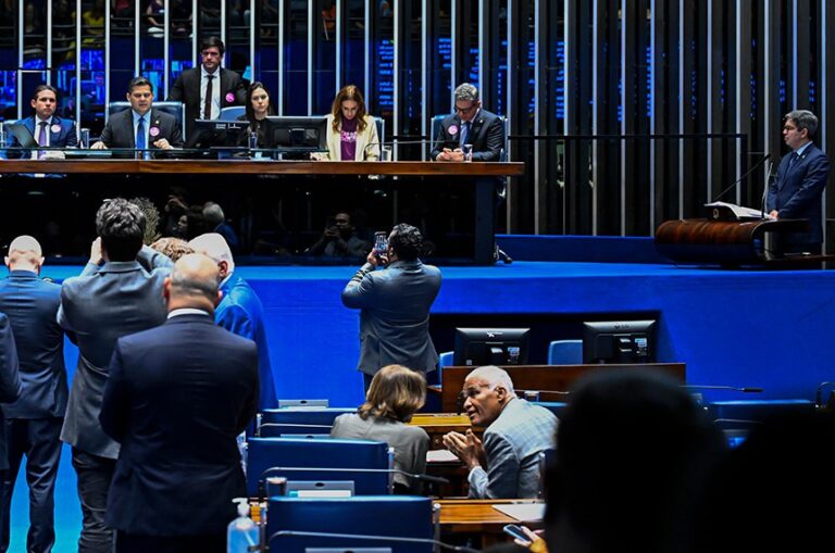 Senado aprova 24 mil novos cargos para serviço público federal…