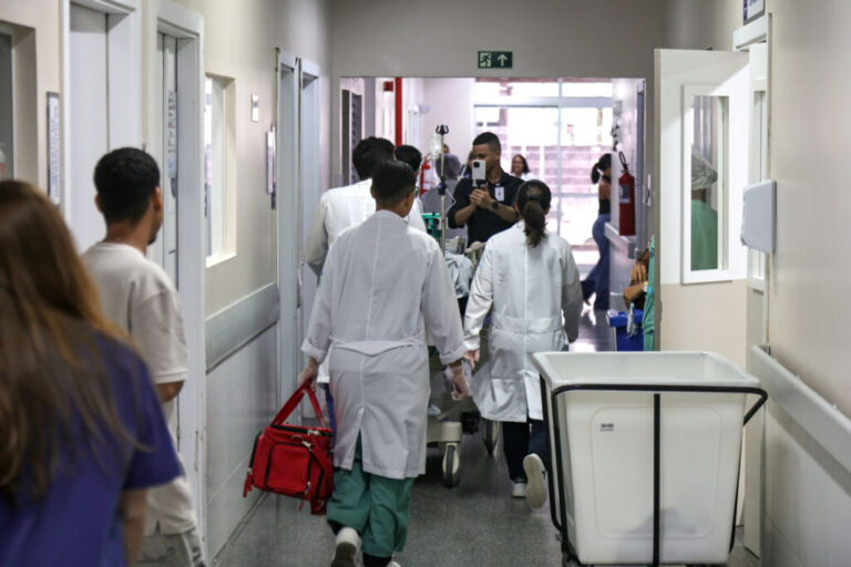 10_03_2026_Hospital-municipal-conquista-certficacao-internacional-no-atendimento-ao-AVC_Foto_Bruno-Concha_Secom_PMS-4-1-1024x683