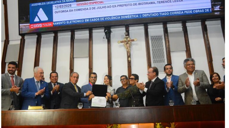 ALBA concede Comenda 2 de Julho a Terence Lessa