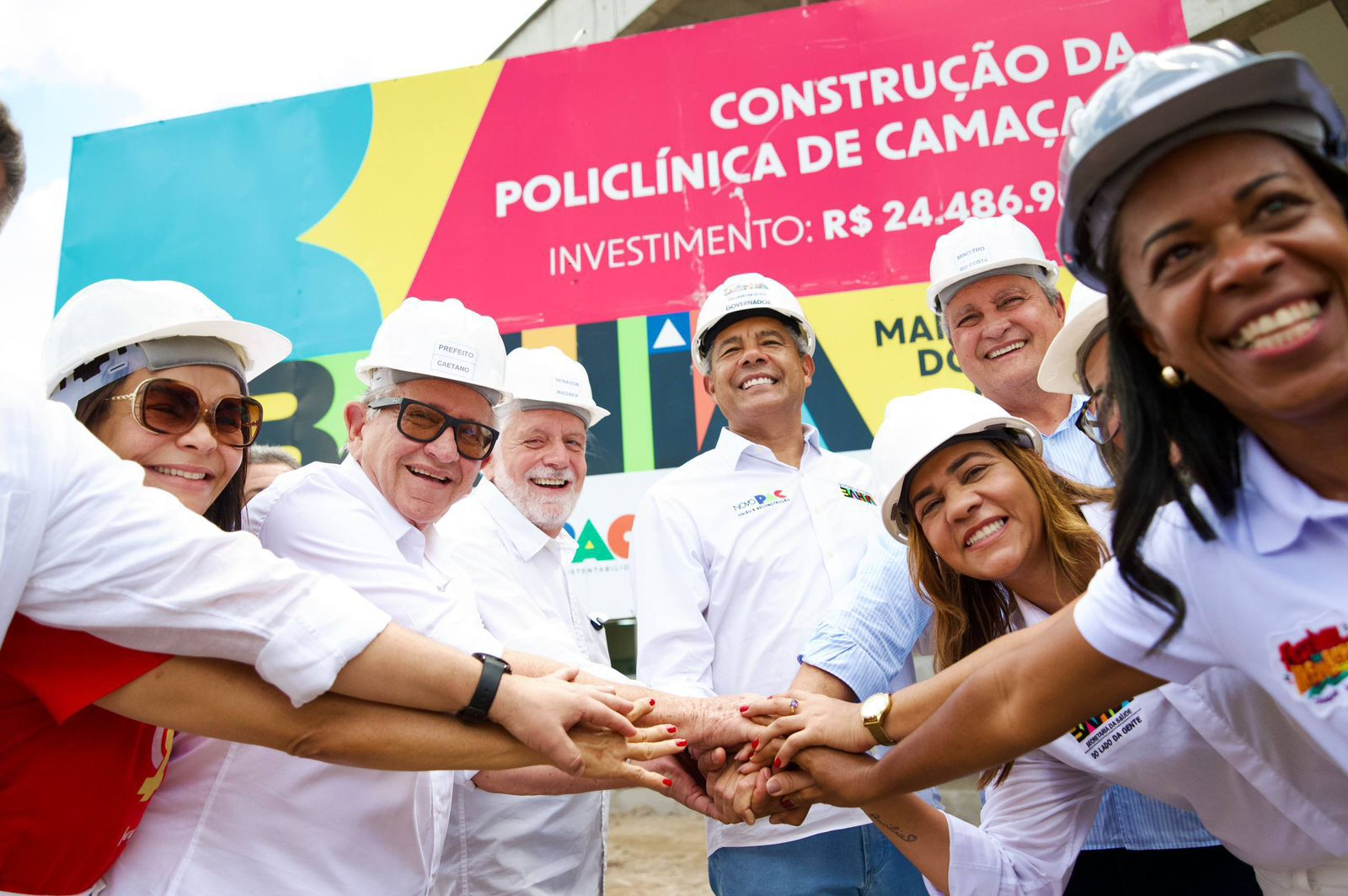 Wagner acompanha obra de policlínica e reforça investimentos de saúde em Camaçari