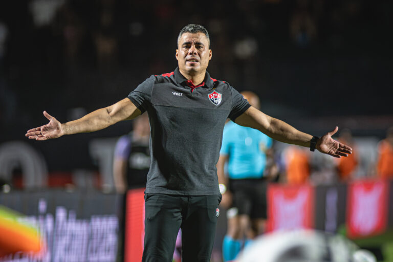 Jair Ventura celebra vitória do Leão: ‘Somos muito fortes em casa’