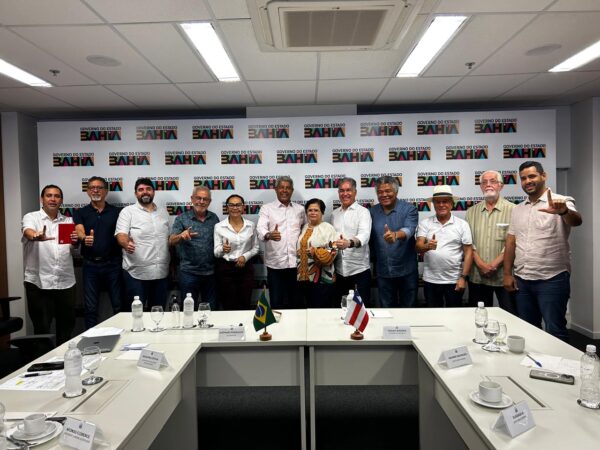 Jerônimo Rodrigues promove reunião com bancada do PT em Salvador