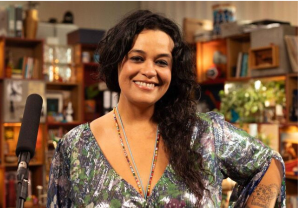 Tulipa Ruiz estreia no Tiny Desk Brasil com versão inédita de ‘Efêmera’
