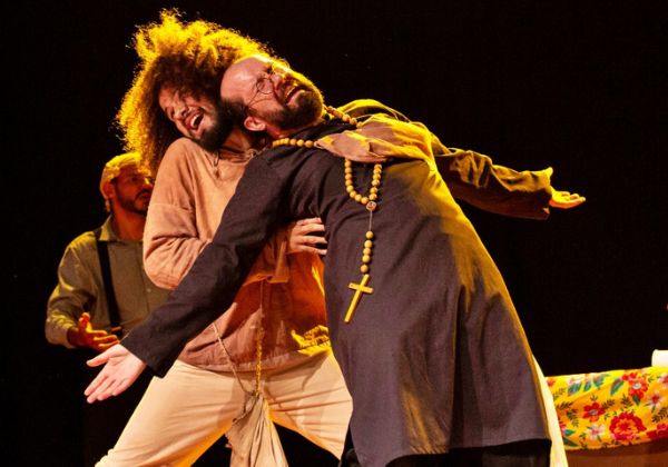 ‘Auto da Compadecida’ retorna a Salvador com apresentações no Teatro FARESI