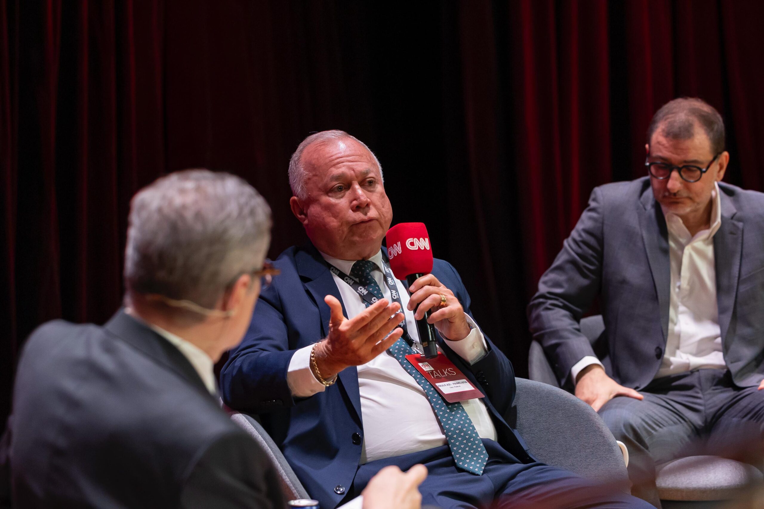 Relator de PEC, Paulo Azi defende redução da jornada sem corte de salários 