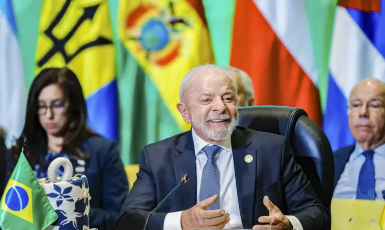 Lula articula tripé eleitoral com segurança, Desenrola e 6×1