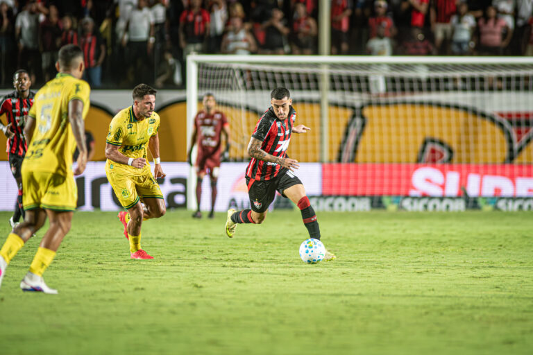 Com gol de Baralhas, Vitória vence o Mirassol no Barradão pelo…