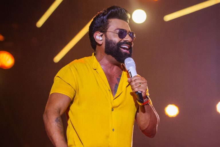 Pablo faz aquecimento para ‘bodega’ com pocket show em shopping de…