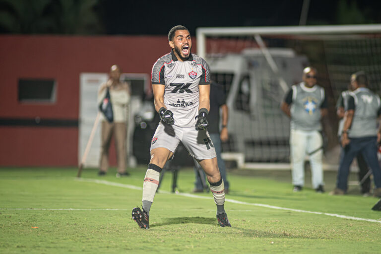 Vai com os titulares? Lucas Arcanjo projeta estreia do Vitória na…