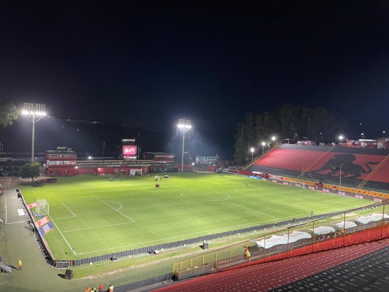 Vitória x Vasco: onde assistir, prováveis escalações e arbitragem