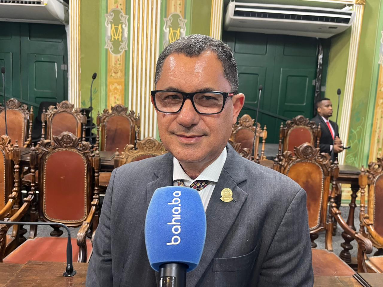 Pista de gelo em Salvador? Vereador Hélio Ferreira defende proposta