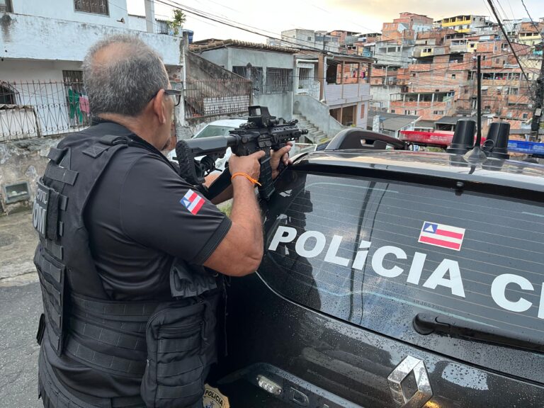 Polícia Civil detém suspeitos de roubos em série na orla de Salvador