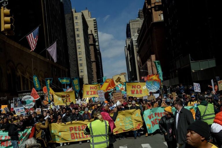 Manifestações anti-Trump reúnem milhões em diversas cidades dos EUA