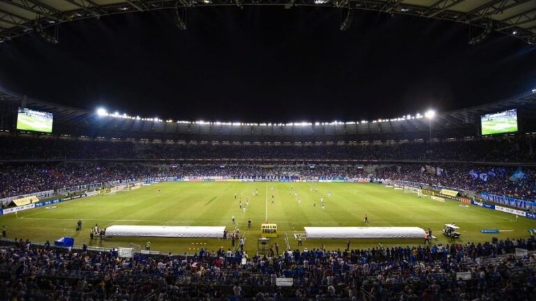 Cruzeiro x Vitória: onde assistir, prováveis escalações e arbitragem