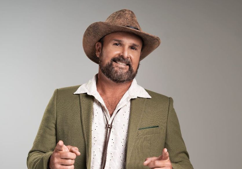 Leo Estakazero inicia ‘Ensaios de São João’ com show especial em Salvador