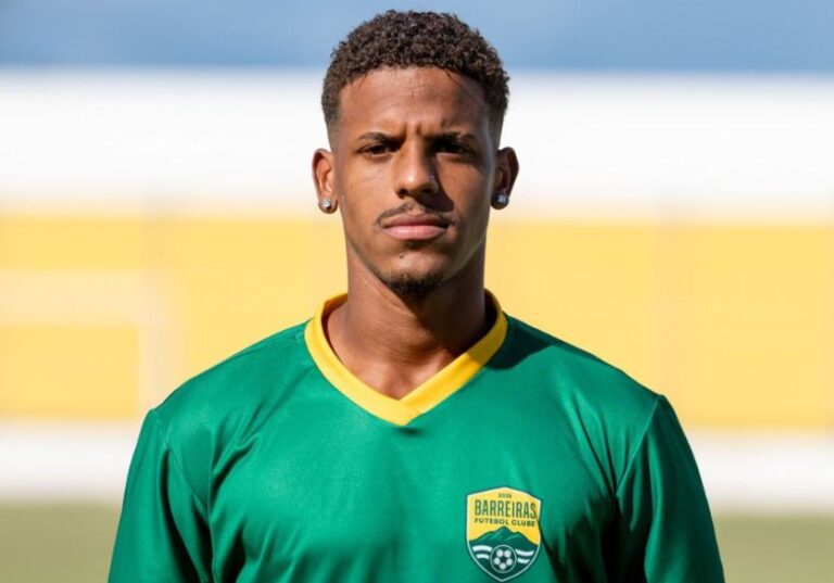 Filho do cantor Flavinho, do Pagod’art, assina contrato com time…