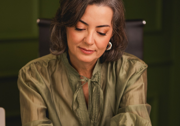 ‘Sob as estrelas’: Livro propõe reflexão sobre propósito e sentido da vida