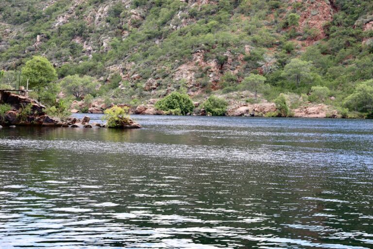 Inema mantém alerta após cheia de rios na Bahia e risco de inundações