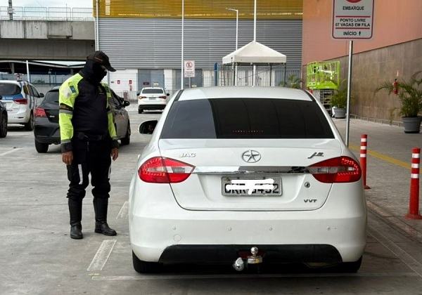 Fiscalizações combatem transporte clandestino na nova rodoviária de Salvador