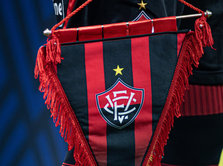 Vitória mira compra de três jogadores e Fábio Mota detalha…