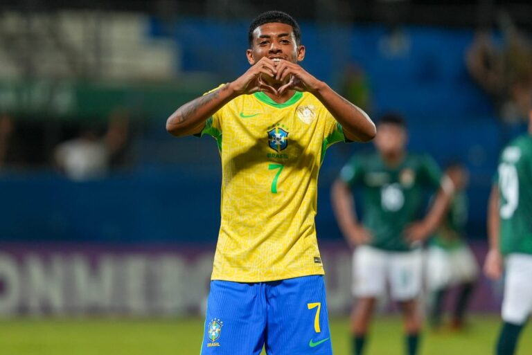 Joia do Bahia brilha, faz três e comanda goleada do Brasil na estreia…