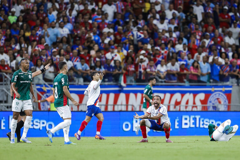 Com arbitragem polêmica, Bahia perde para o Palmeiras por 2 a 1 na…