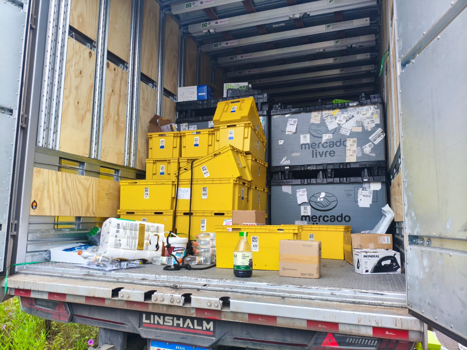 PM recupera caminhão roubado no interior da Bahia