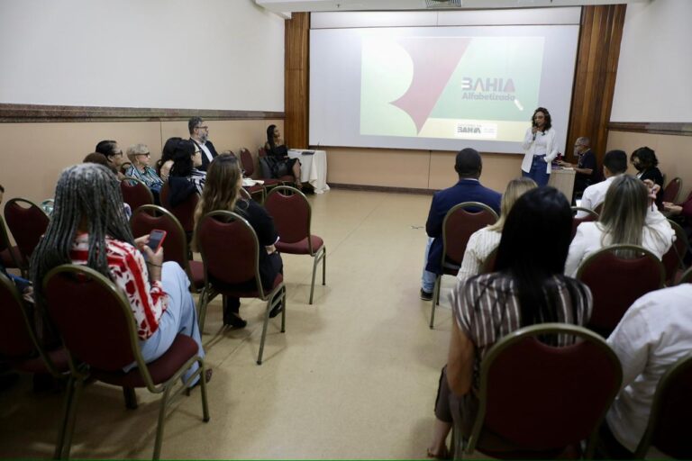 Bahia lidera avanço histórico na alfabetização e inicia 2026 com…