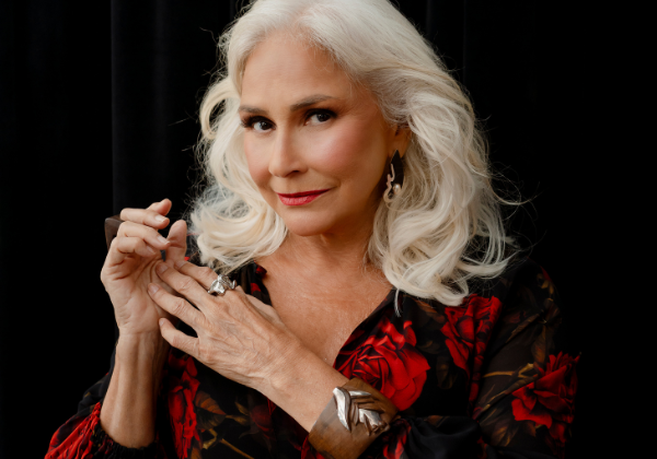 Fafá de Belém apresenta show intimista em Salvador com voz e piano