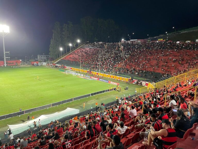Confira o público e renda do jogo Vitória x Piauí no Barradão