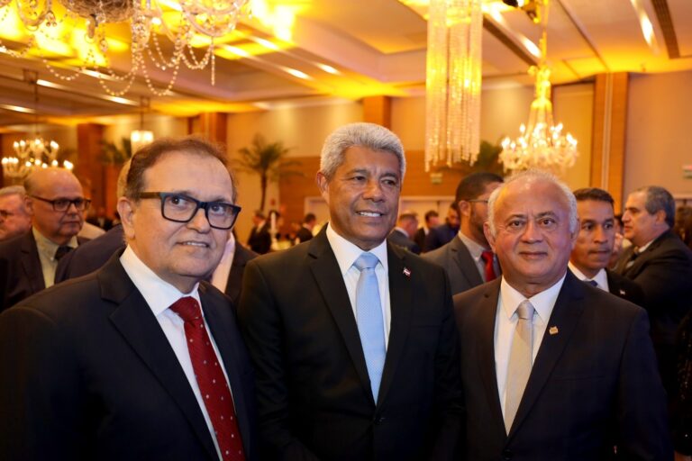 FIEB empossa diretoria até 2030 com presença do governador Jerônimo…