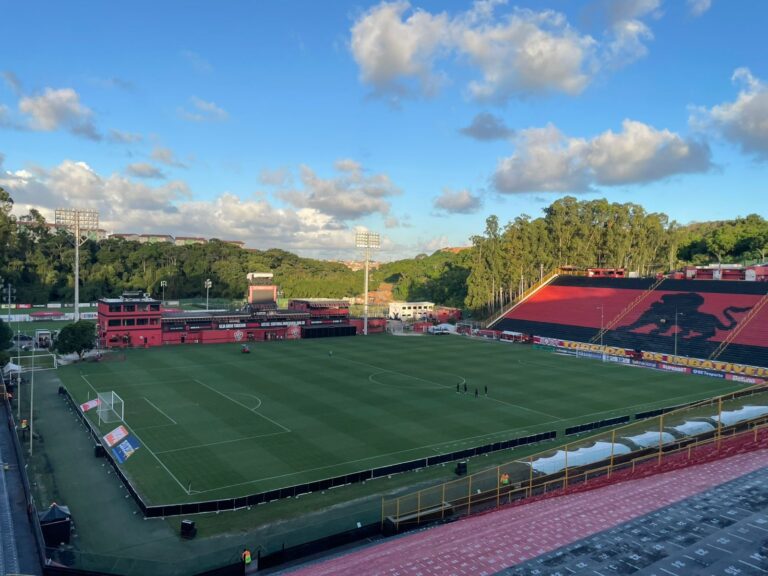 Vitória x São Paulo: onde assistir, prováveis escalações e arbitragem
