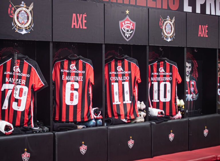 Confira as escalações de Vitória e São Paulo pelo Campeonato…