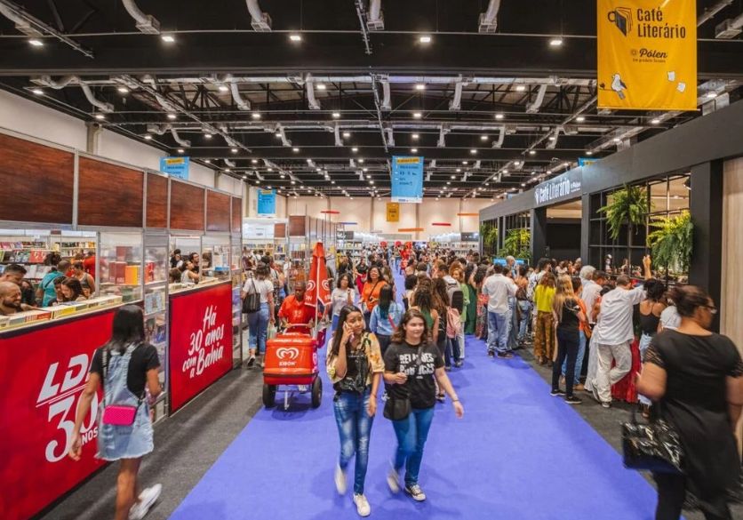 Bienal do Livro Bahia recebe debate sobre biblioterapia e escrita terapêutica