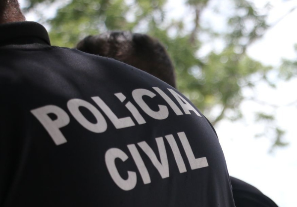 Casal é preso em flagrante por extorsão e agiotagem em Guanambi