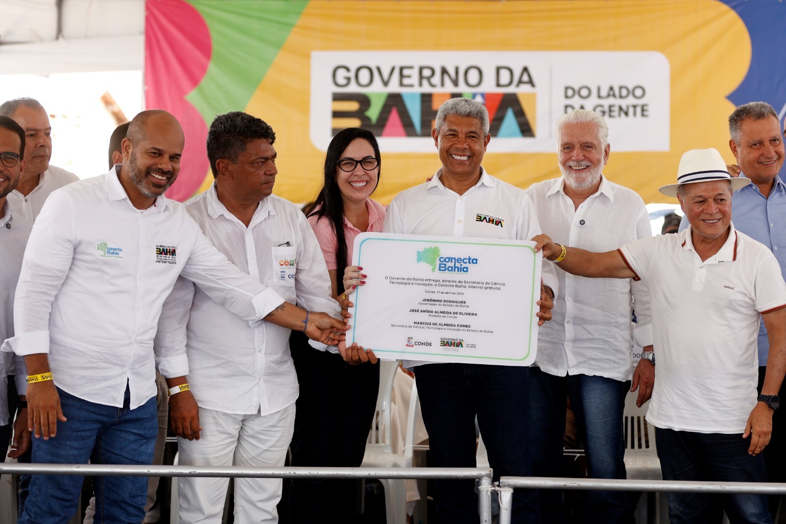 Jerônimo Rodrigues entrega escola modernizada e amplia obras em Conde