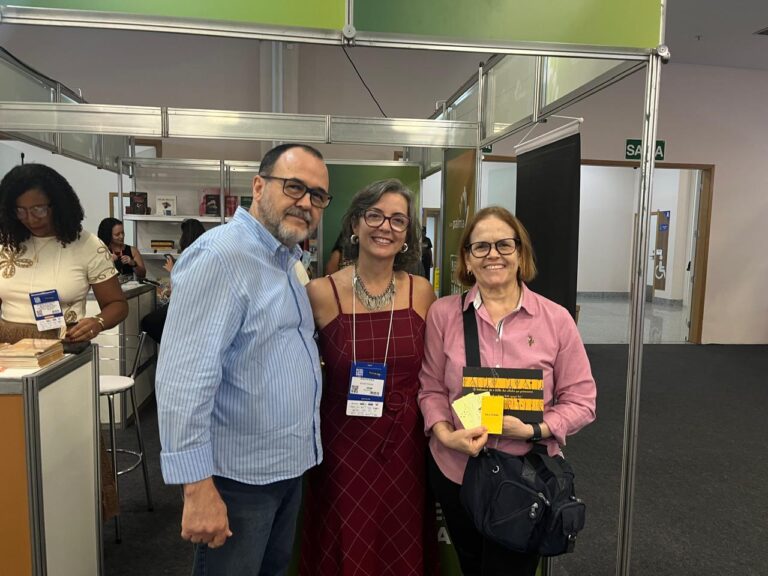 Escritora baiana lança primeiro livro e conquista público na Bienal…