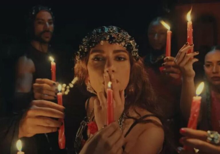 Cena polêmica em clipe de Anitta viraliza e cantora se explica: ‘Tudo…