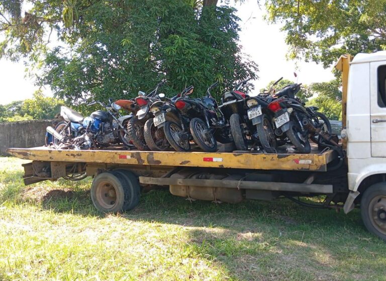 Polícia prende dois homens e apreende 11 motos adulteradas em Santo…