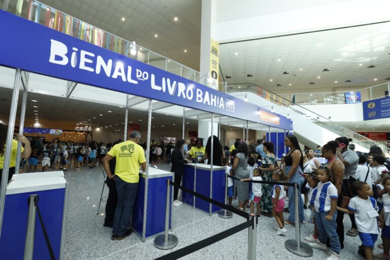 Confira a programação completa da Bienal do Livro neste domingo (19)