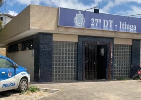 Dois homens são encontrados mortos dentro de carro roubado em Lauro de Freitas