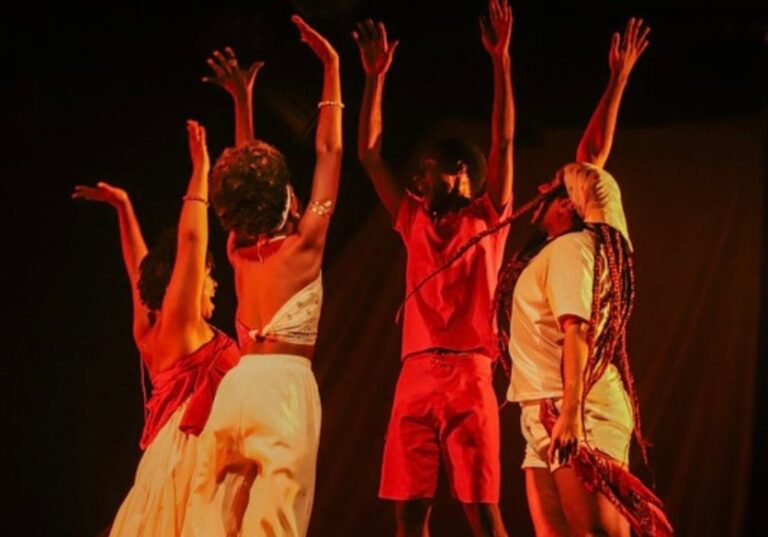 Bando de Teatro Olodum apresenta espetáculo gratuito em Salvador…